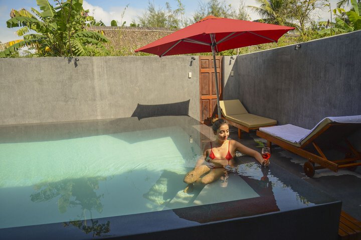 Pool 72 of 126