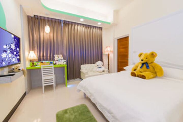 Room 16 of 25