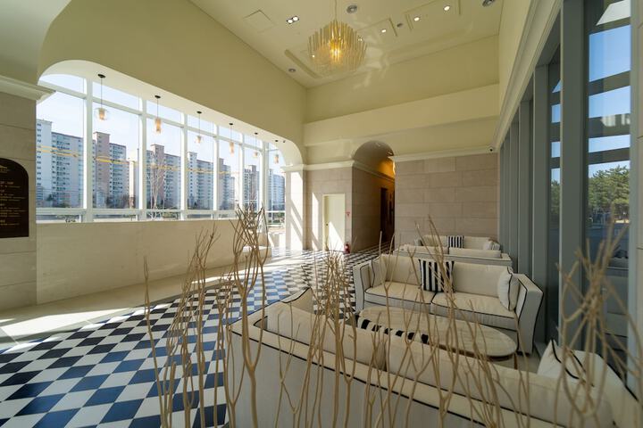 Hotel Interior 4 of 26