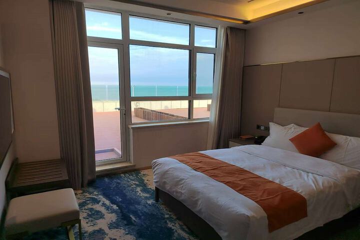 Room 6 of 23