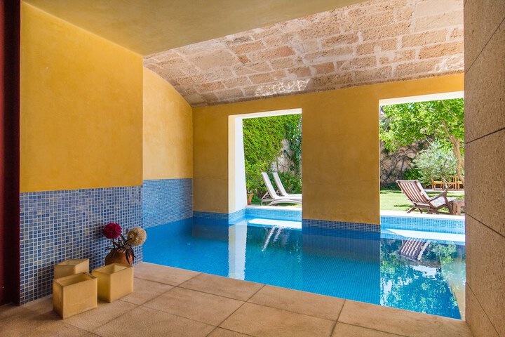 Hotel with Pool