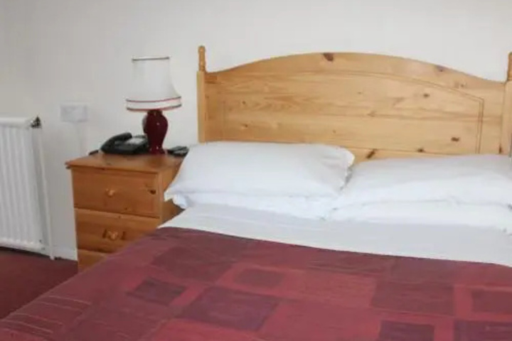 Room 4 of 11