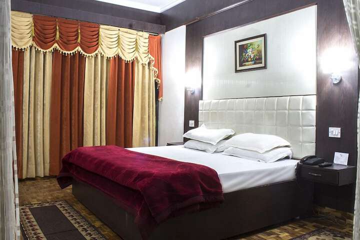 Room 4 of 5
