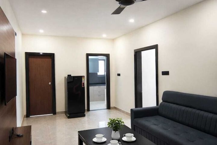 Room 6 of 9