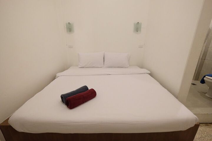 Room 21 of 32