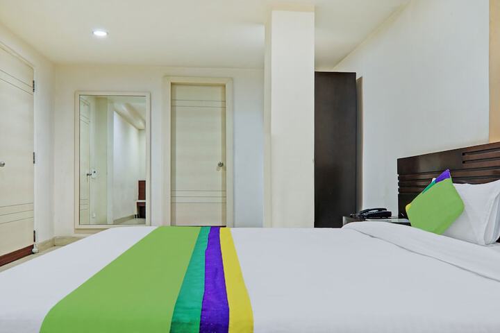 Room 18 of 36