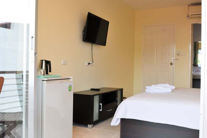 Room 15 of 33