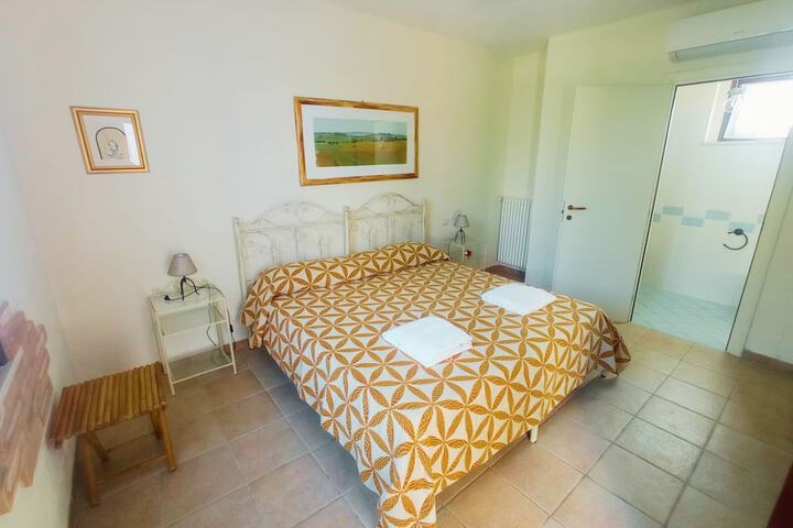 Room 8 of 30