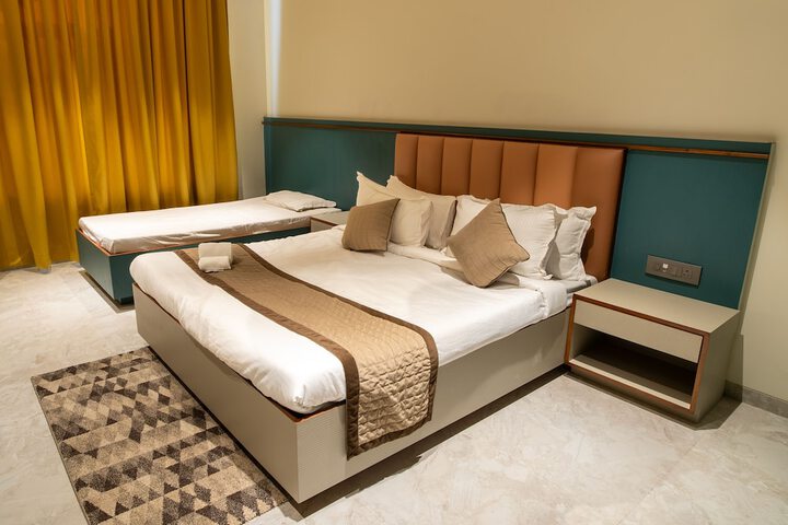 Room 3 of 35