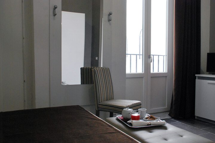 Room 12 of 18
