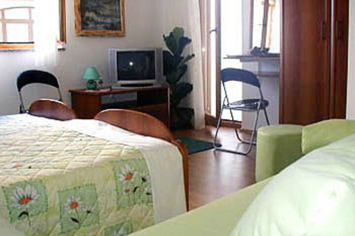 Room 27 of 51