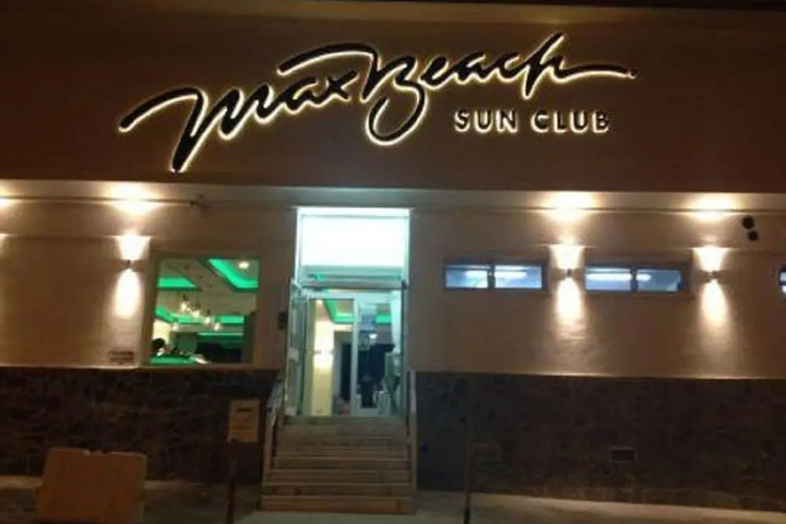 First Line Beach Mar y Sol Lubina