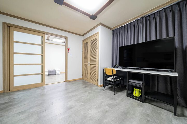 Room 100 of 139