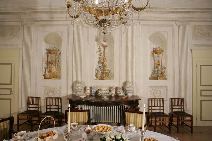 Breakfast/Coffee Service 123 of 161