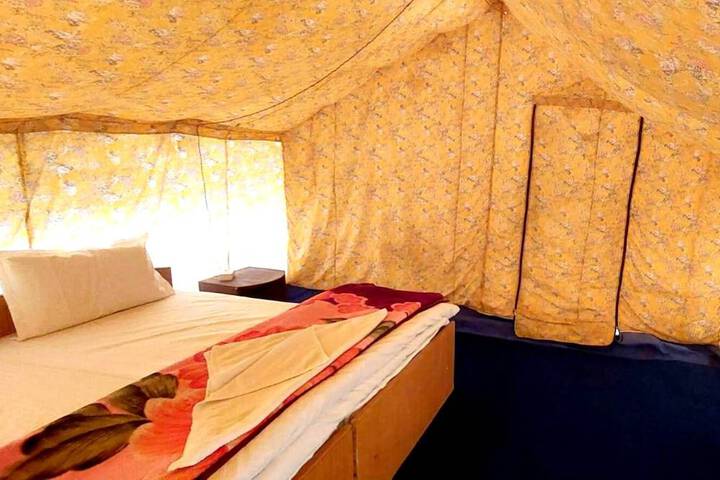 Room 4 of 7