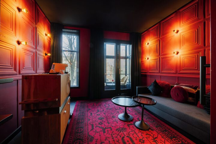 Room 18 of 46