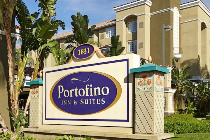 Anaheim Portofino Inn & Suites