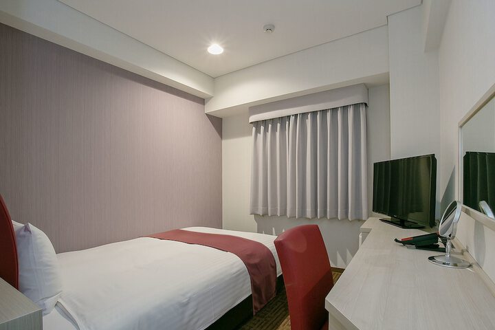 Room 18 of 64