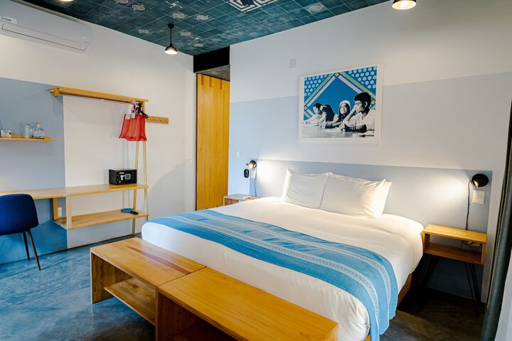 Room 2 of 92