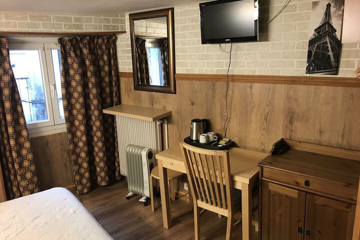 Room 7 of 34