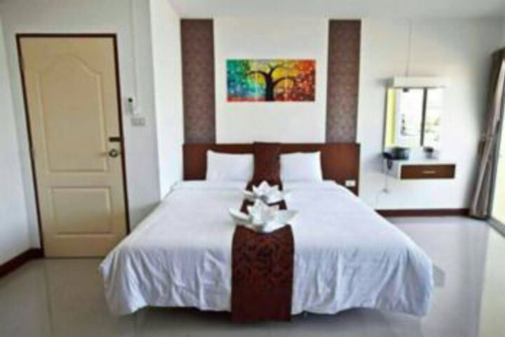 Room 5 of 17