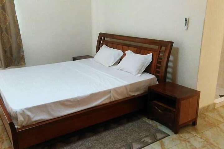 Room 28 of 32