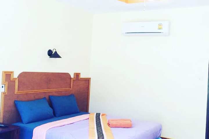 Room 12 of 34