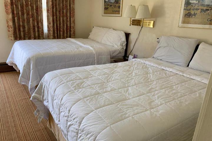 2 Double Beds (9 of 12)