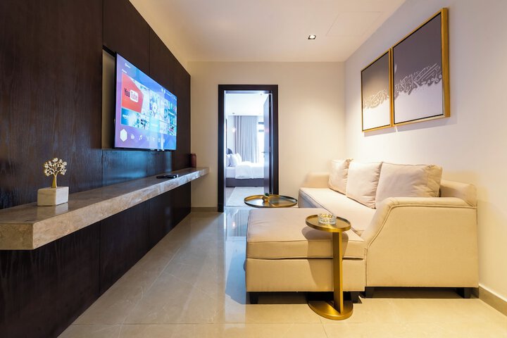 Room 18 of 32