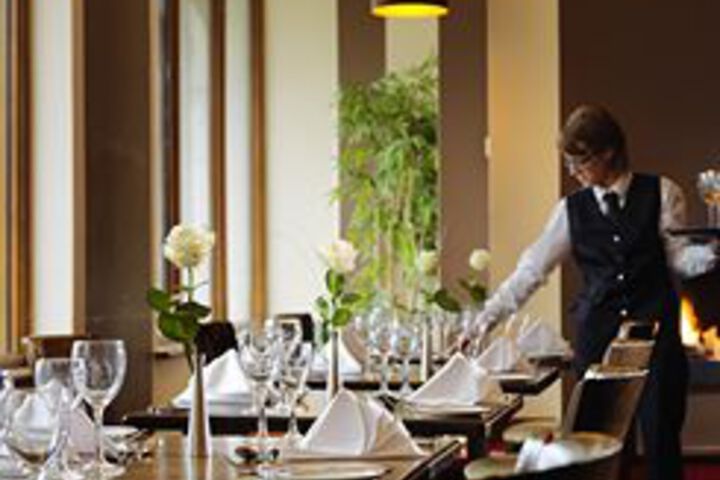 Dining 4 of 27