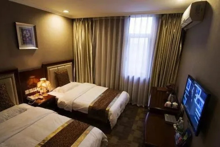 Room 2 of 8