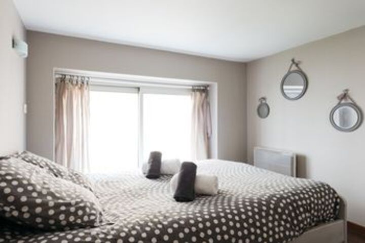Room 4 of 10