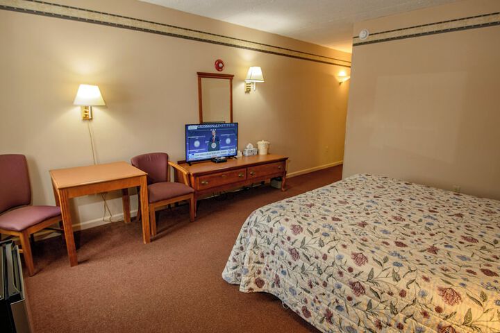 Room 9 of 28