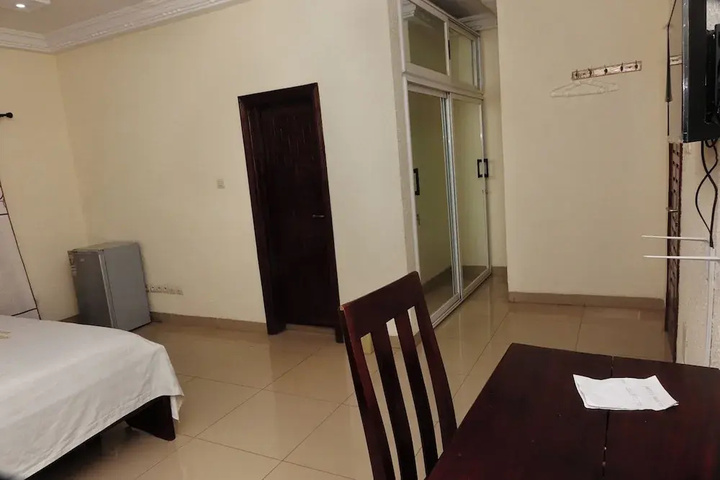 Room 4 of 19