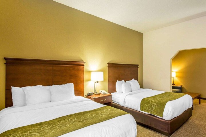 1 King Bed Suite (16 of 16)