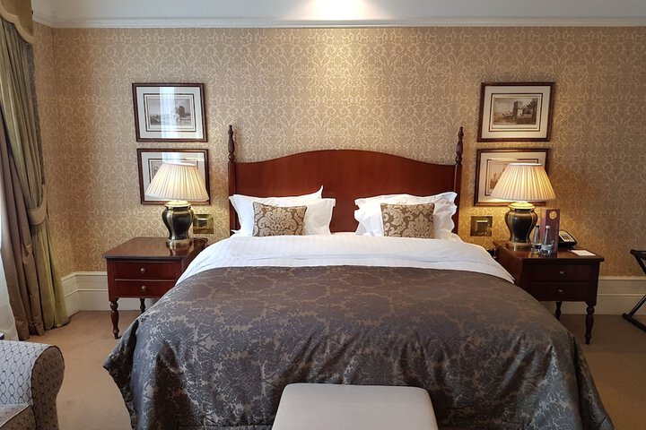 Room 8 of 82