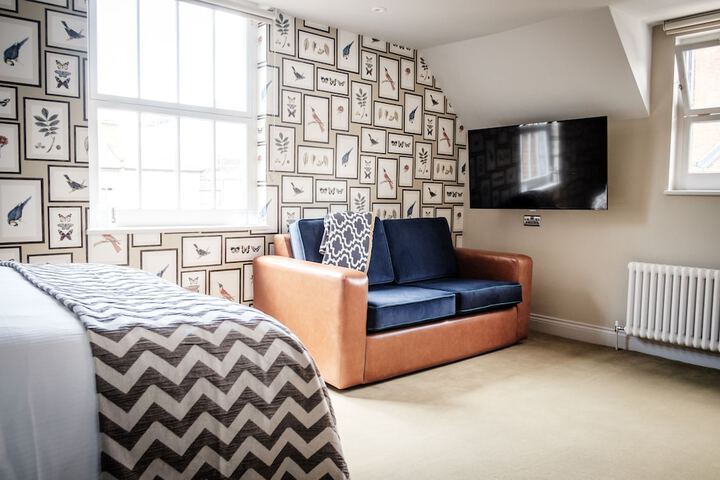 Room 4 of 171