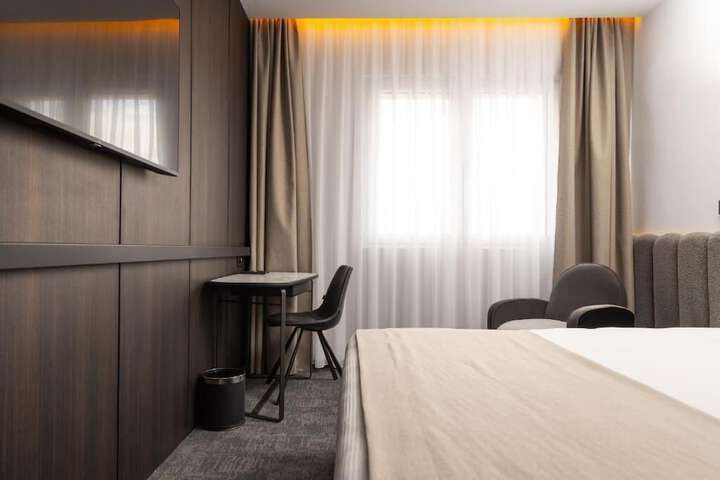 Room 10 of 53