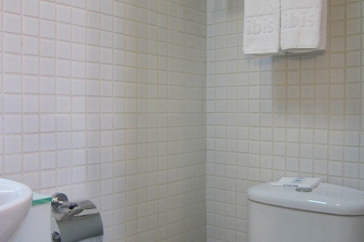 Room 47 of 90