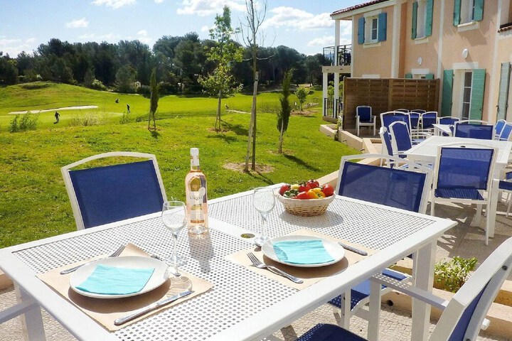 Beautiful Maisonette With Terrace in the Beautiful Provence VR
