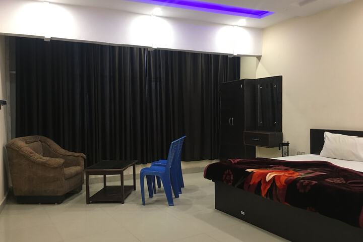 Room 16 of 30
