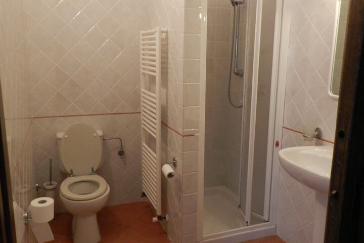 Room 20 of 38