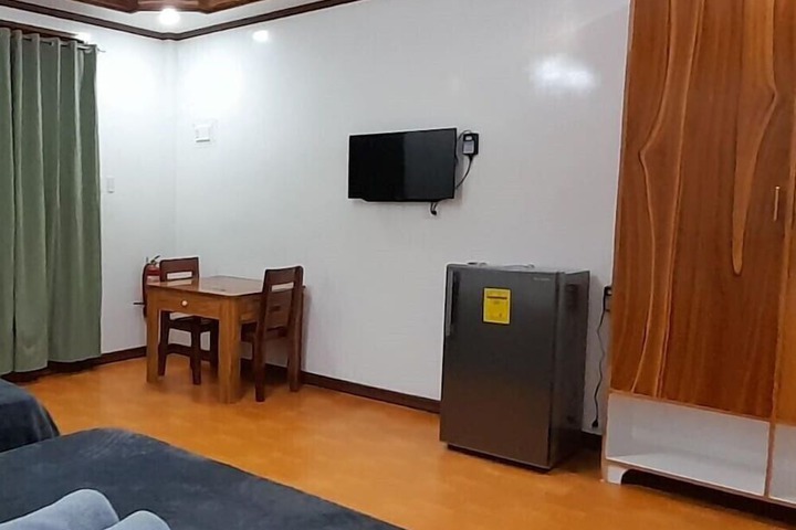 Room 4 of 68
