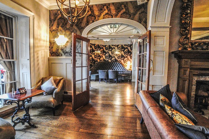 Lounge 57 of 64
