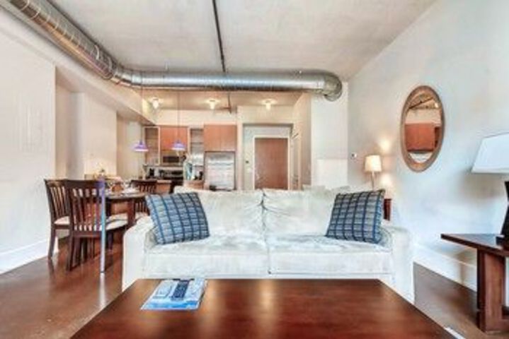 Room 11 of 16