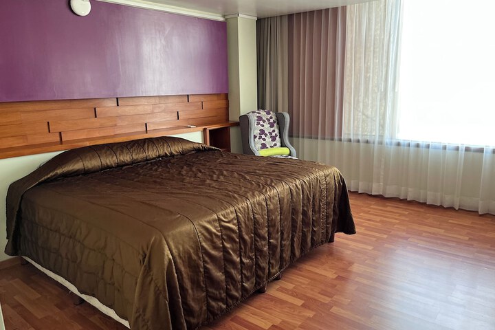 Room 26 of 266