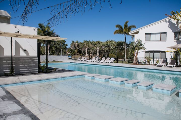Pool 115 of 140