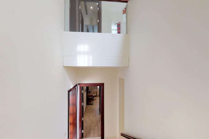 Room 28 of 182