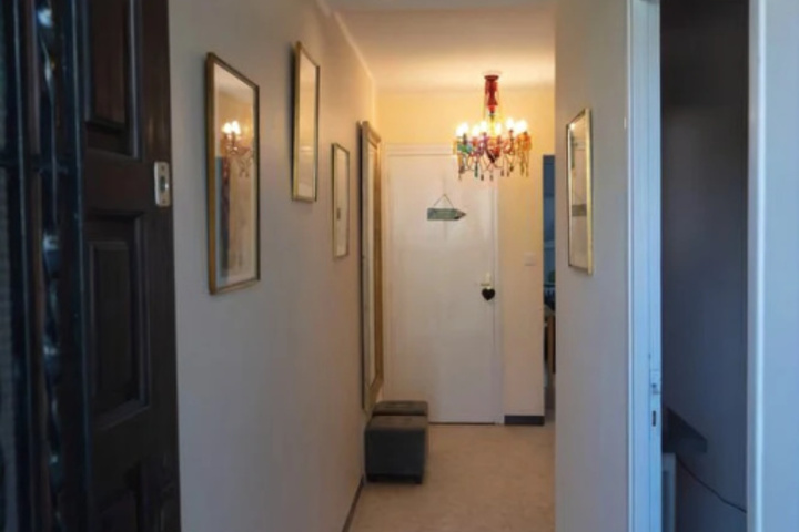 Room 4 of 11