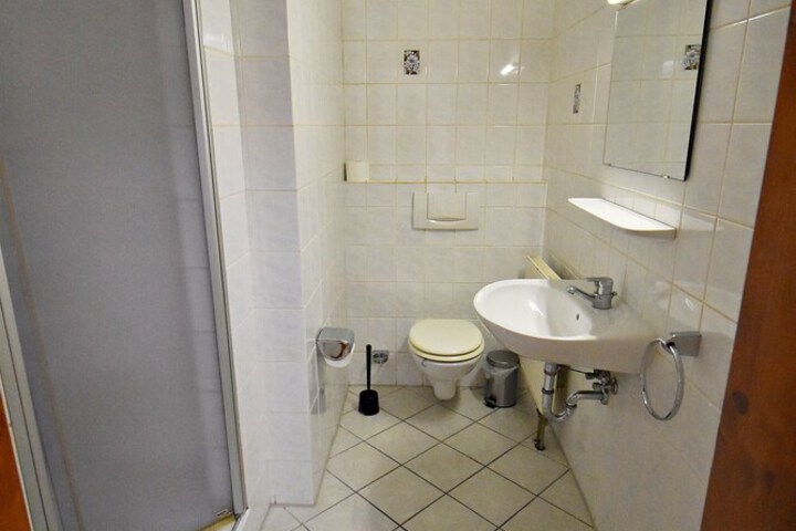 Room 74 of 86